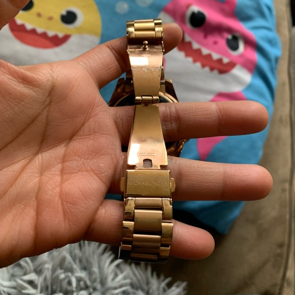 Michael Kors MK Bradshaw Smartwatch Watch w/ Accessories EUC - Picture 10 of 16